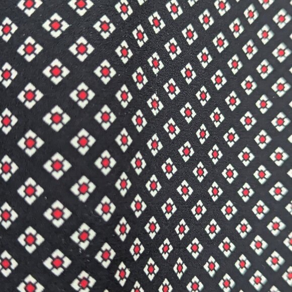 Banana Republic V-neck Navy Geometric Pattern Shell Size L - Picture 2 of 9